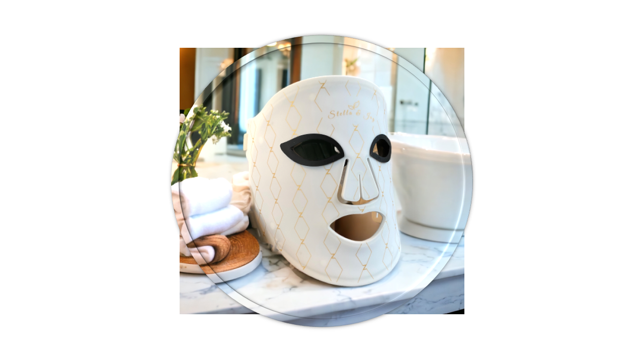 Stella Flexible Face mask erbjuder 4 olika ljusbehandlingar som minskar fina linjer, synliga rynkor och gör huden fyllig, motverkar finnar, akne och rodnad och lämnar huden med ett fantastiskt glow.